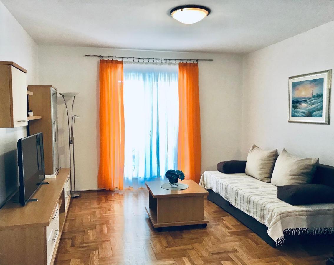 Apartments Mirjana Sukošan エクステリア 写真